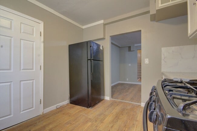Foto del edificio - 4 bed, 2 bath home