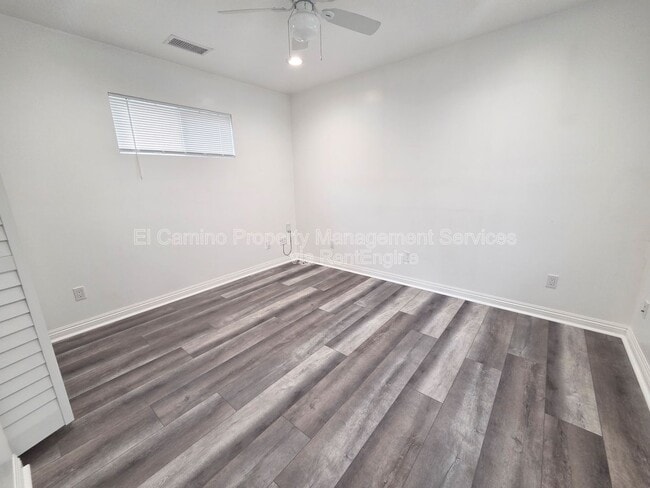 Foto del edificio - 8145 San Carlos Ave