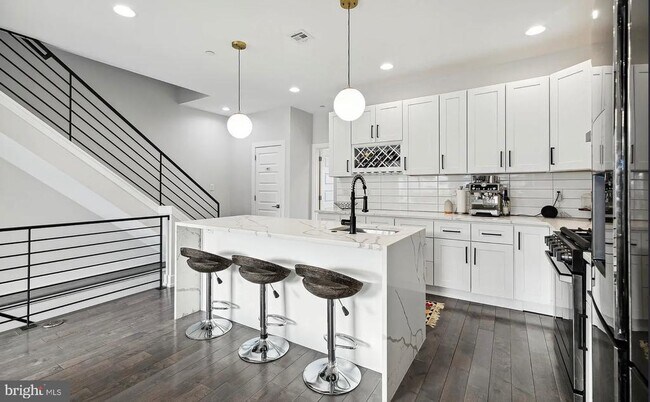 Foto del edificio - 2813 Tilton St