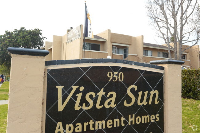 Building Photo - Vista Sun