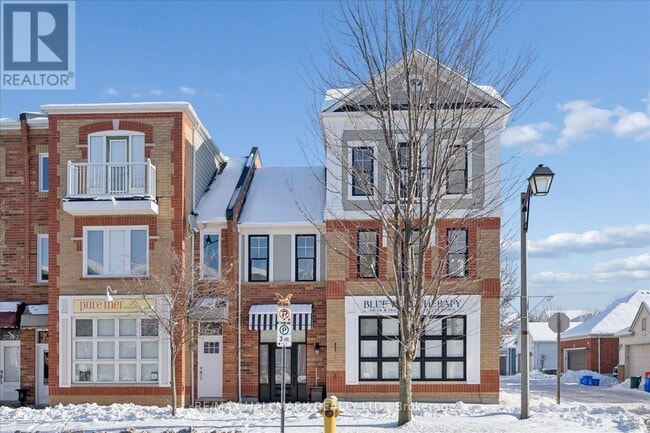 Building Photo - 2740 Bur Oak Ave