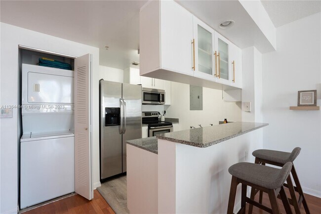 Foto del edificio - 275 NE 18th St
