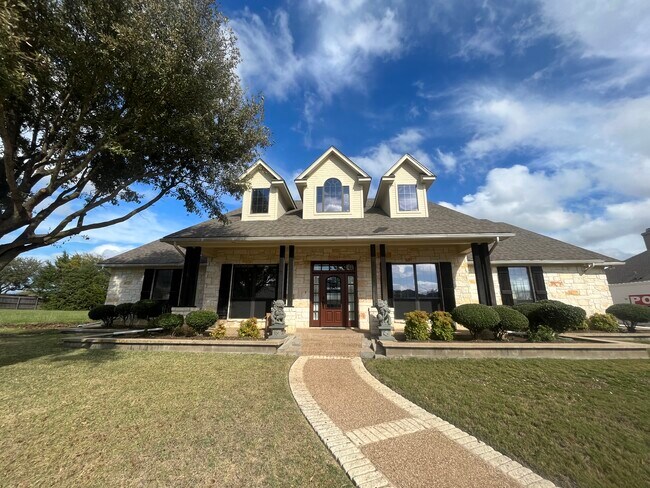 Building Photo - 120 Painted Horse Trail