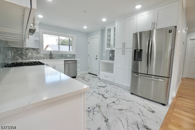 Building Photo - 226 Park Ave