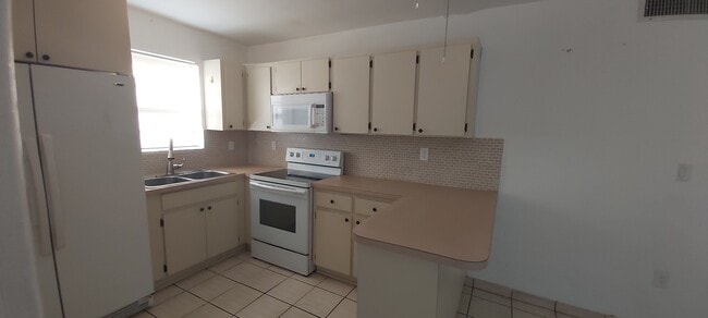 Building Photo - 235 Bird Rd