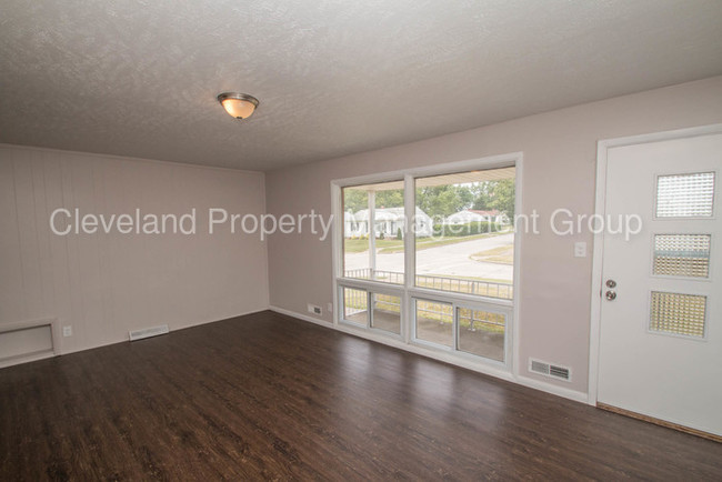 Building Photo - 15700 Steinway Blvd