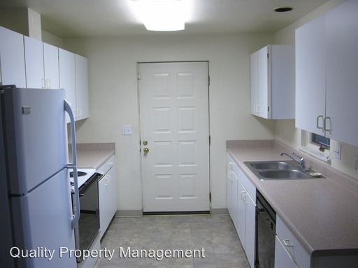 Building Photo - 131 Almond St