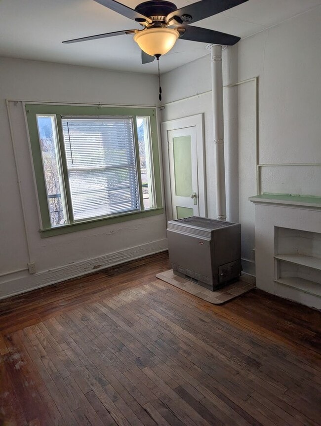 Building Photo - $750 - 1 Bedroom 1 Bath Duplex - Right in the Heart of Downtown Rapid City!