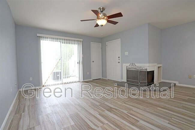 Foto del edificio - 18617 Egret Bay Blvd