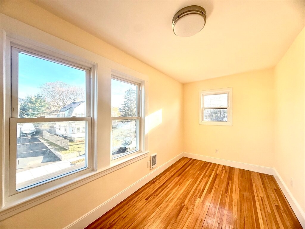 Primary Photo - 135 Independence Ave