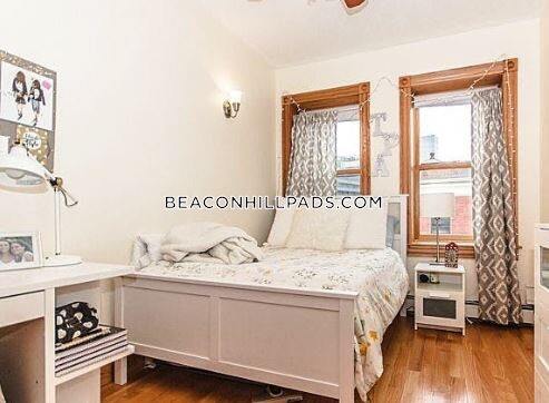 Building Photo - 60 Phillips St