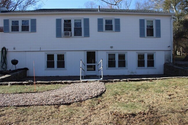 Building Photo - 7 Wayside Ct