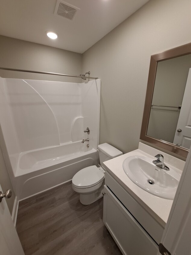 Foto del edificio - 10 Jennifer Cove