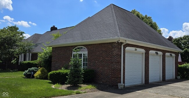 Foto del edificio - 9628 Summerlakes Dr