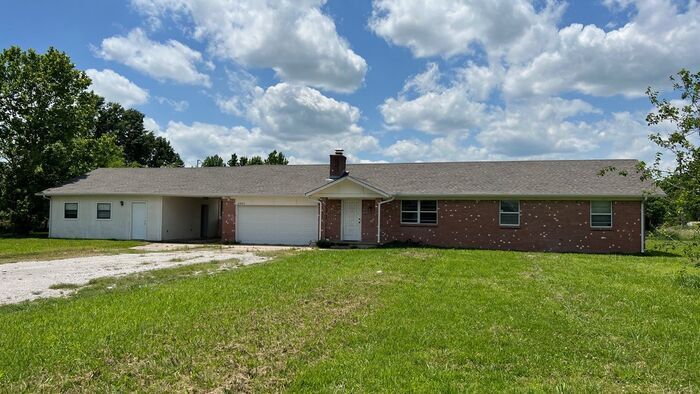 Foto principal - NOW AVAILABLE! 10402 E 450 Rd unit a, Clar...