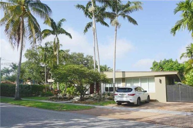Building Photo - 1601 Micanopy Ave