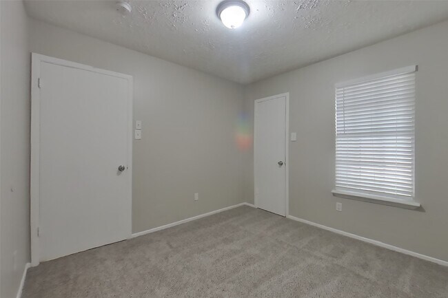 Foto del edificio - 7331 Millbrae Ln