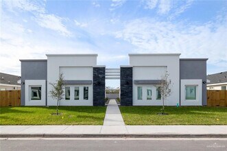 Building Photo - 12 Frio Ave