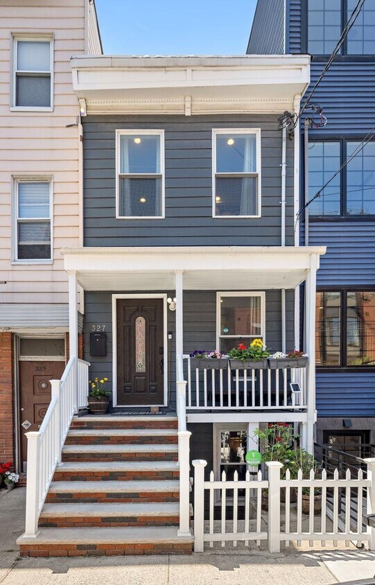 Primary Photo - 327 7th St