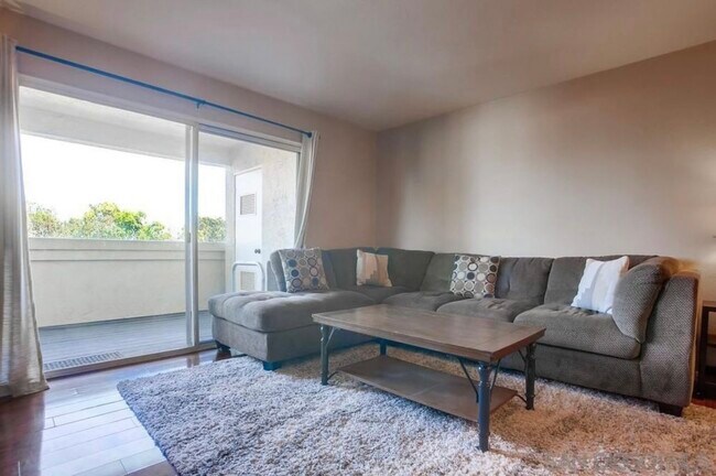 Building Photo - 9955 Scripps Westview Way