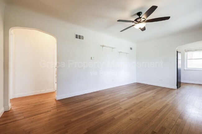 Foto del edificio - 2856 Elm St