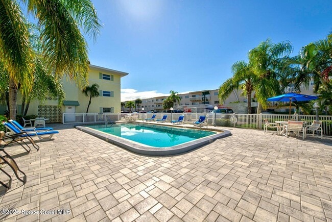 Foto del edificio - 230 Columbia Dr