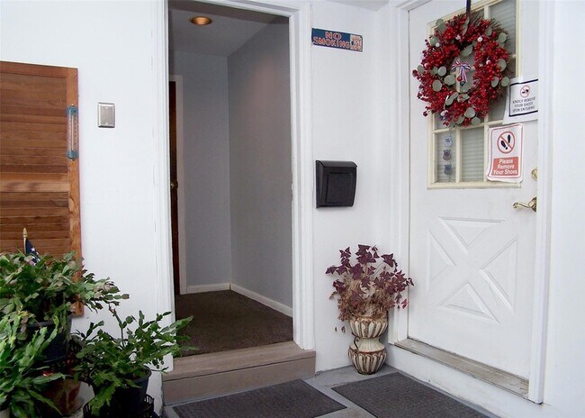 Foto del edificio - 152 W Yaphank Rd