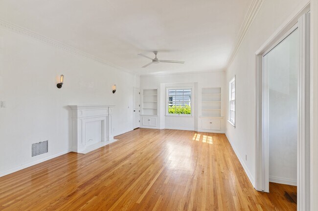 Foto del edificio - 117 1/2 N Harper Ave