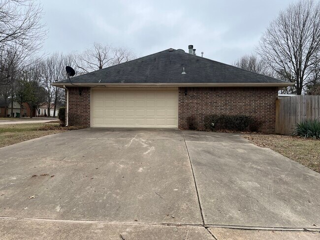 Building Photo - 412 N 39th Pl