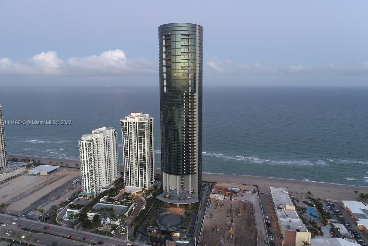 Primary Photo - 18555 Collins Ave