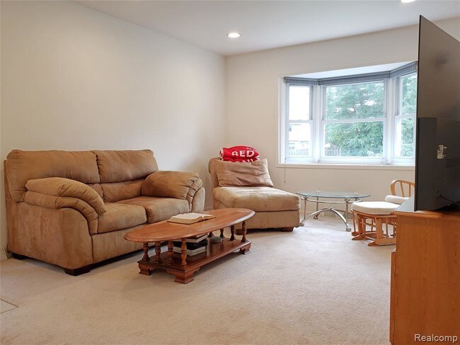 Building Photo - 1049 Hendricks Way