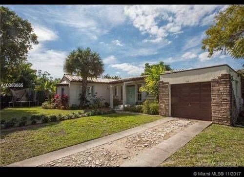 Foto del edificio - 3151 N Bay Rd