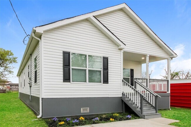 Building Photo - 756 Green Meadow Ln