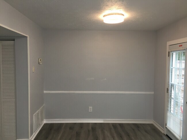 Dinning room - 2921 Spruce Cir