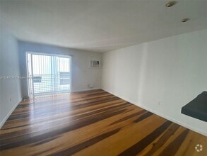 Building Photo - 1441 Lincoln Rd