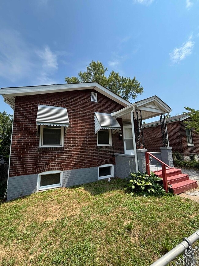 Building Photo - 5660 Helen Ave