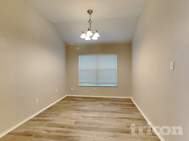 Building Photo - 707 Fireberry Dr