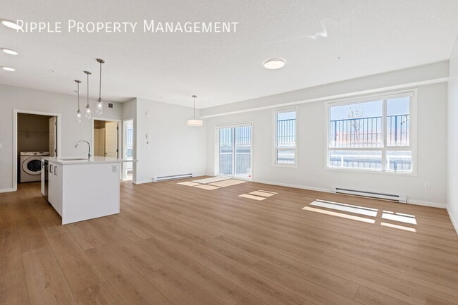 Photo du bâtiment - AMAZING 2 BEDS/ 2 BATHS CONDO WITH UNDERGR...
