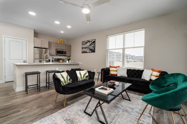 Building Photo - 5825 Sunset Wy