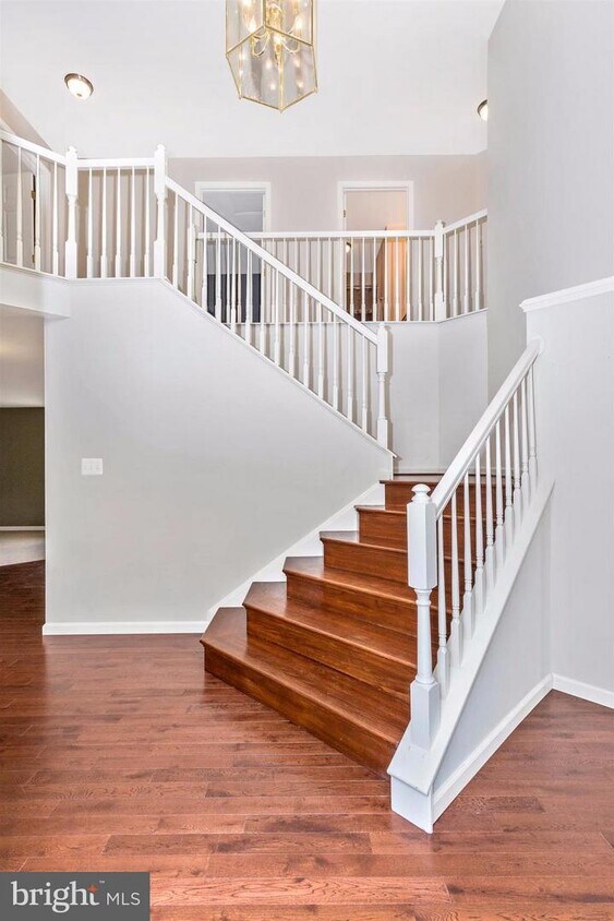 Primary Photo - 2105 Twin Peaks Ct