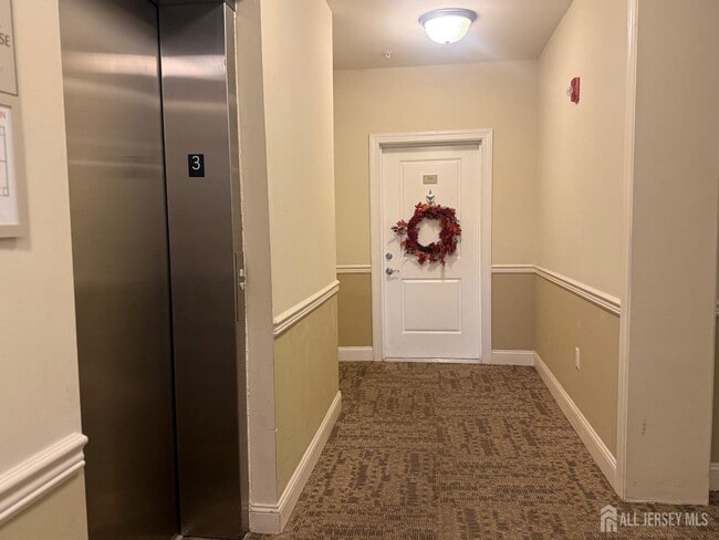 Building Photo - 531 Doral Ct