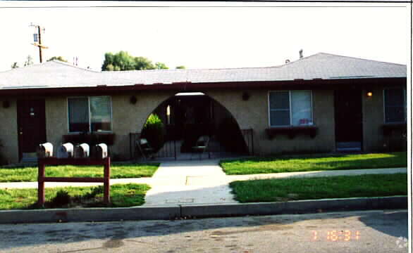 Primary Photo - 1579 W Ramona Dr