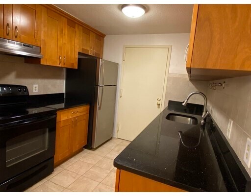 Foto del edificio - 50 Silver Hill Ln