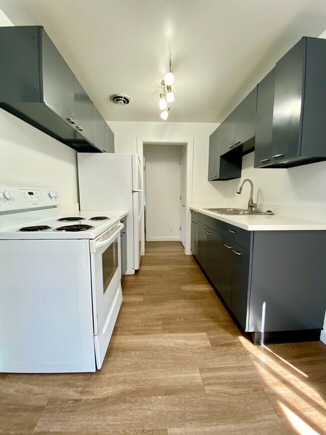 Building Photo - 858 NE 67th St