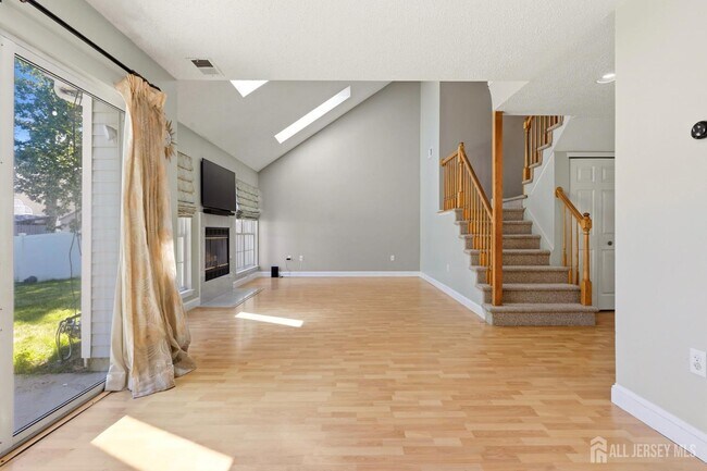 Foto del edificio - 50 Glen Oaks Ct