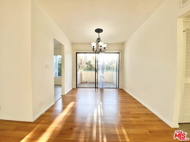 Foto del edificio - 647 N Hayworth Ave