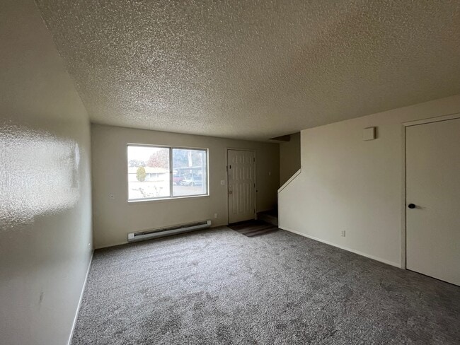 Building Photo - 203 E Bird Ave