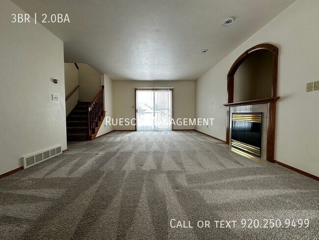 Building Photo - Beautiful 3 Bedroom 2 Bath Side-By-Side Du...