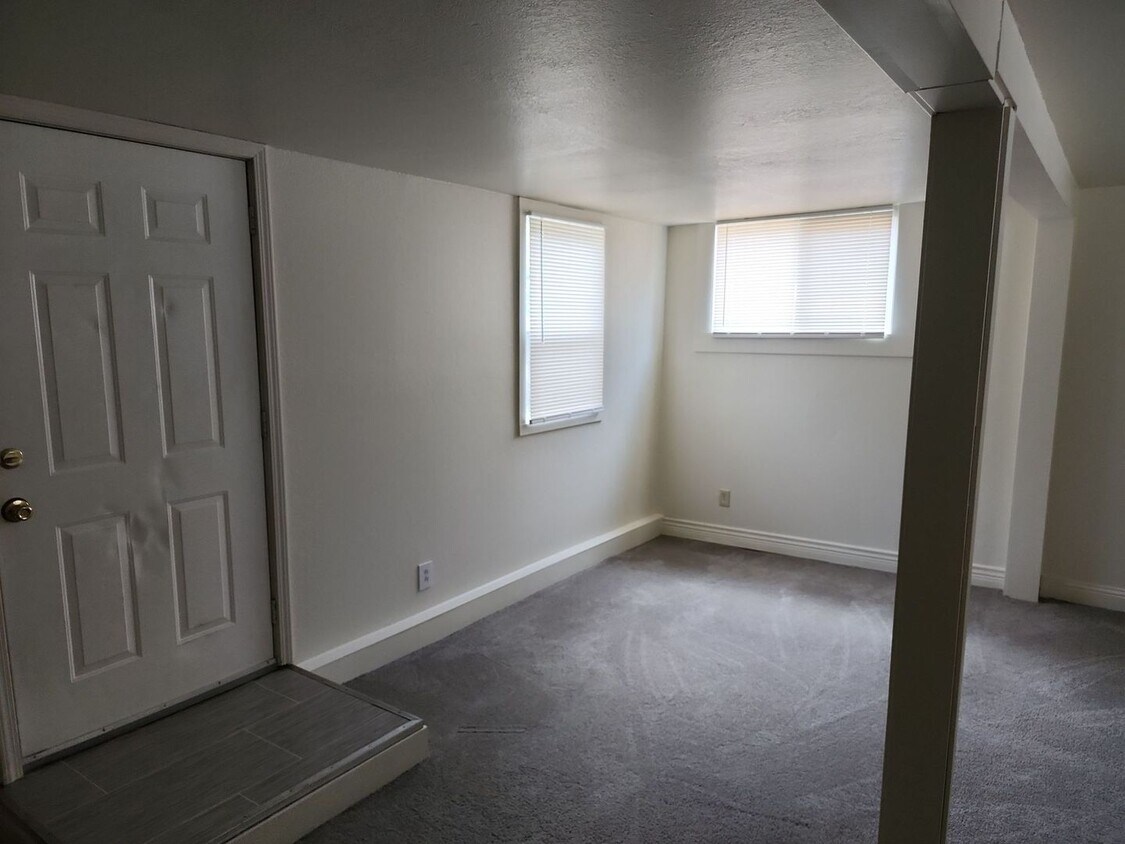 Foto principal - 789 W 11th Ave