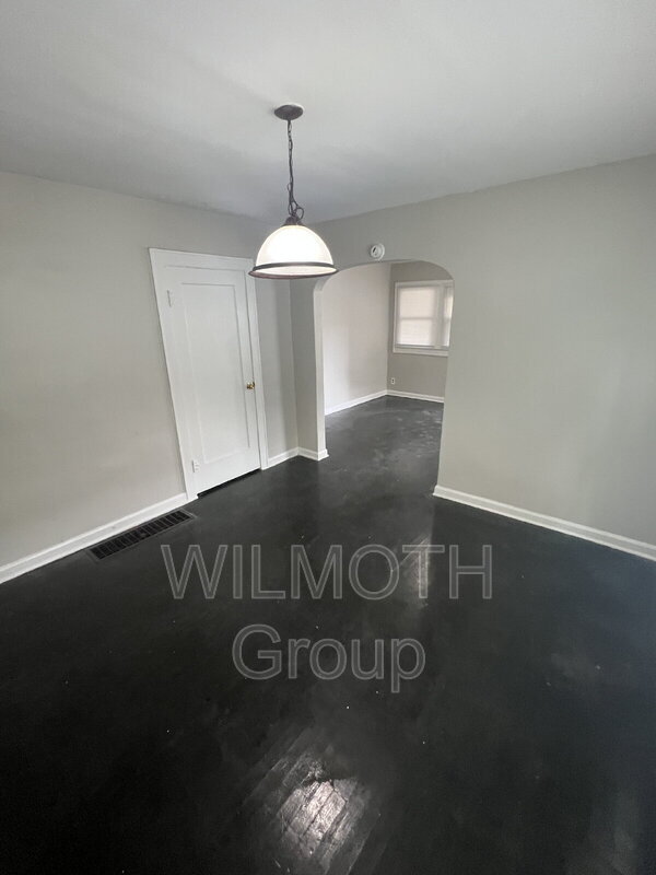 Building Photo - 854 N Bradley Ave